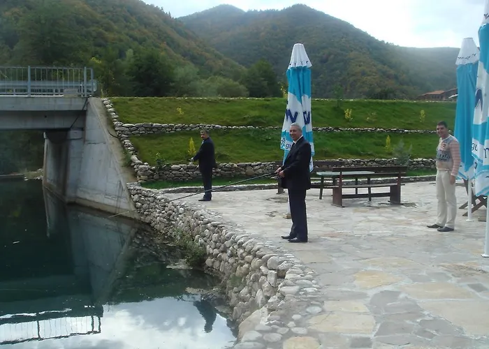 فندق Eco Complex 3*